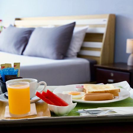 Golden Guesthouse By The Beach Cha Am 차암 외부 사진