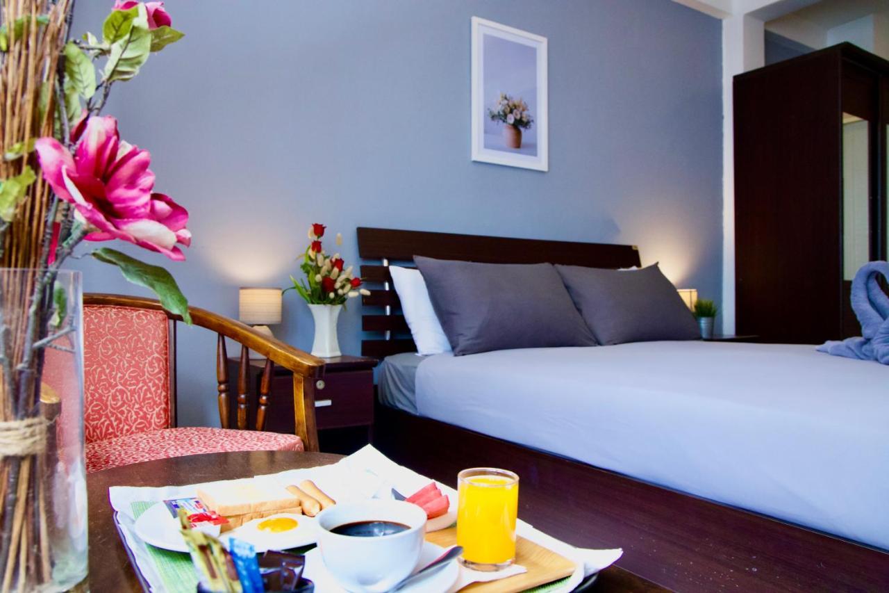 Golden Guesthouse By The Beach Cha Am 차암 외부 사진