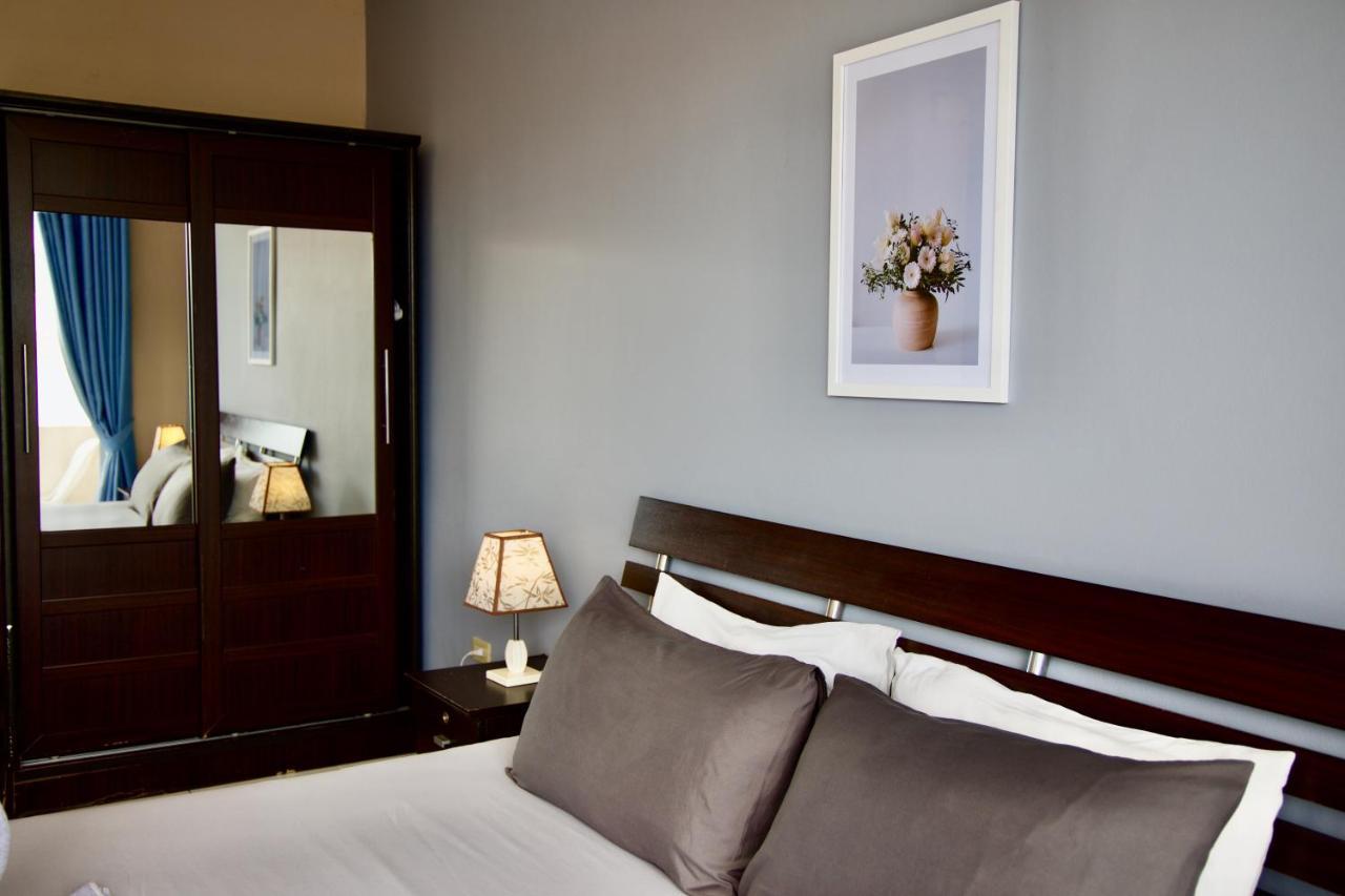 Golden Guesthouse By The Beach Cha Am 차암 외부 사진