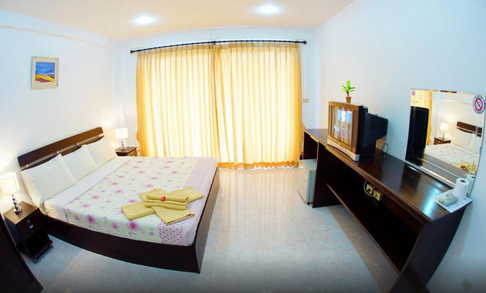 Golden Guesthouse By The Beach Cha Am 차암 외부 사진