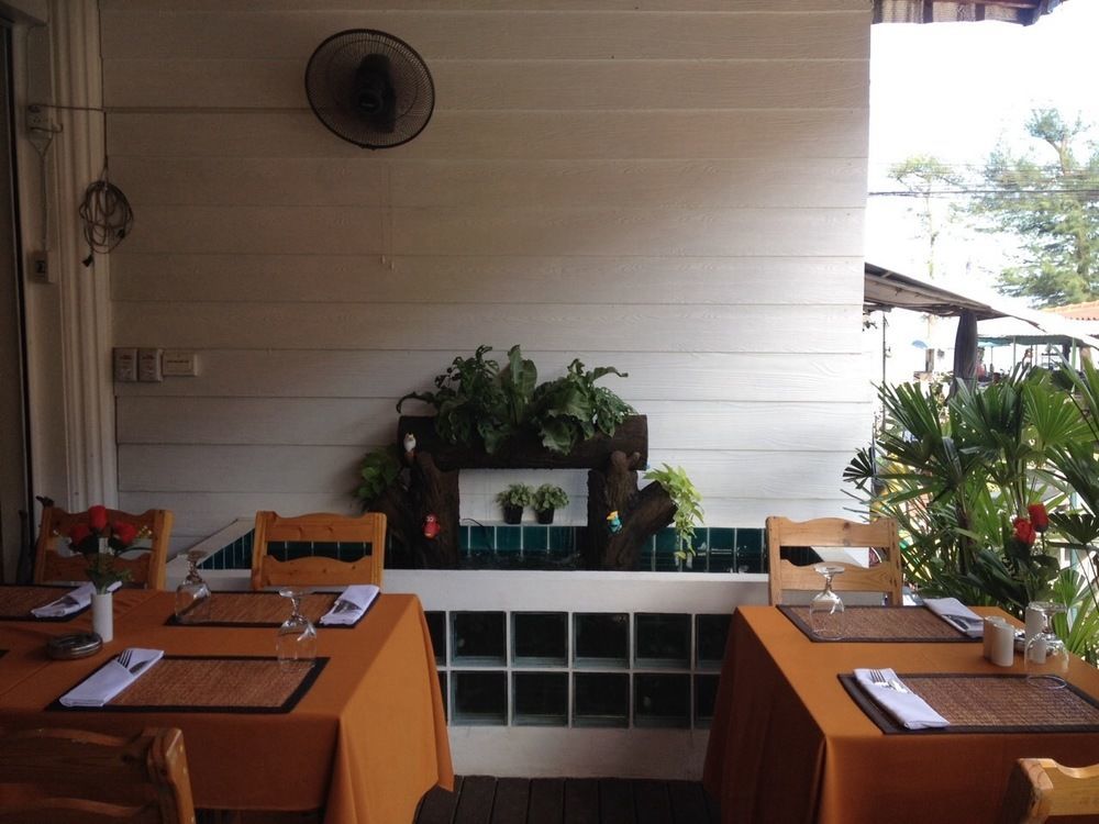 Golden Guesthouse By The Beach Cha Am 차암 외부 사진