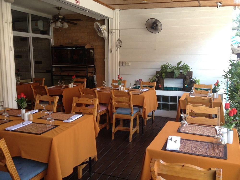 Golden Guesthouse By The Beach Cha Am 차암 외부 사진