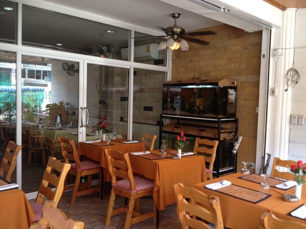 Golden Guesthouse By The Beach Cha Am 차암 외부 사진