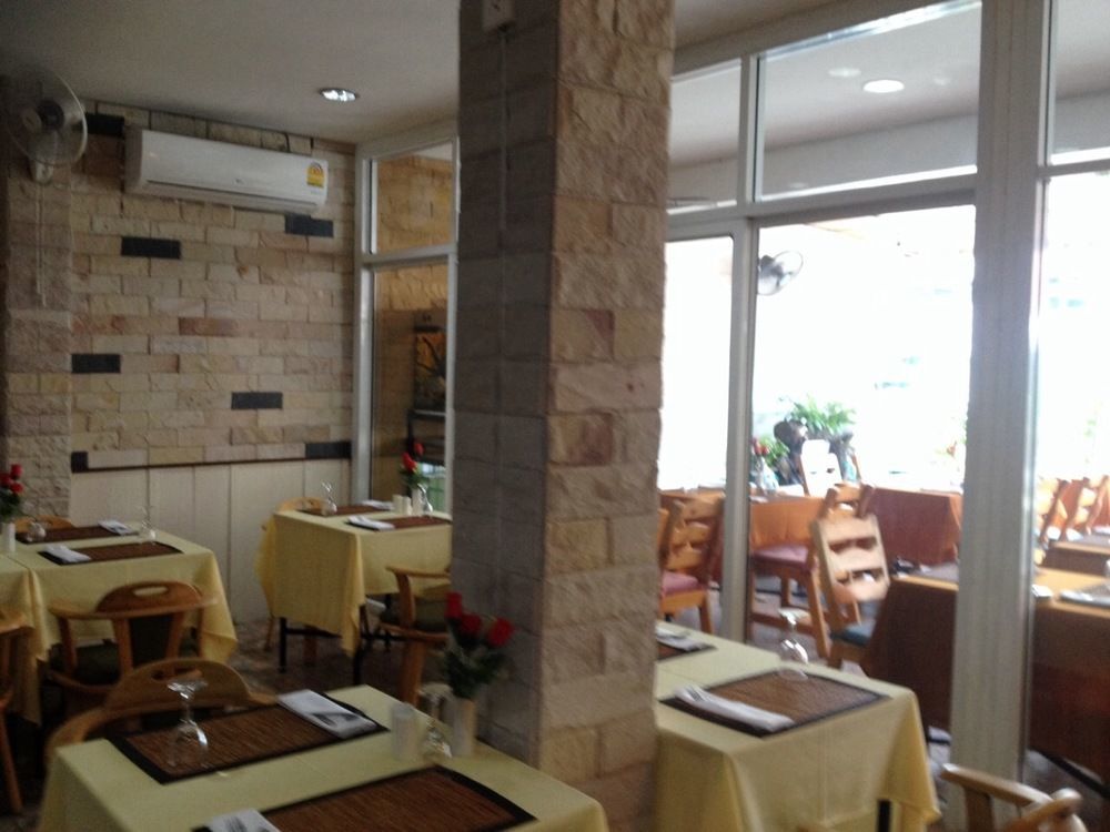 Golden Guesthouse By The Beach Cha Am 차암 외부 사진